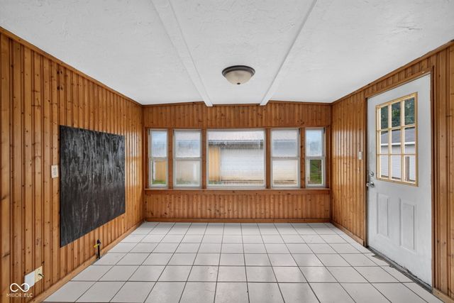 321 E 39th Street, Anderson, IN 46013