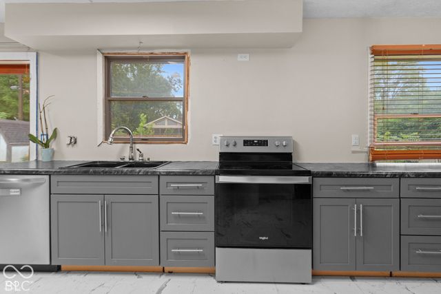 621 Pioneer Drive, Indianapolis, IN 46217