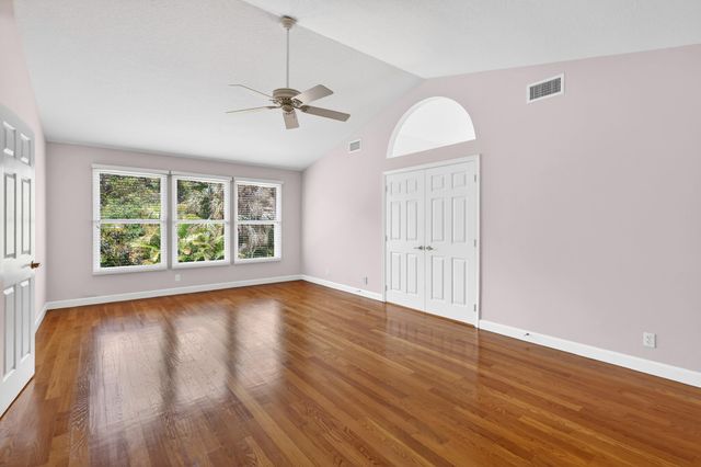 194 Lone Pine Drive, Palm Beach Gardens, FL 33410