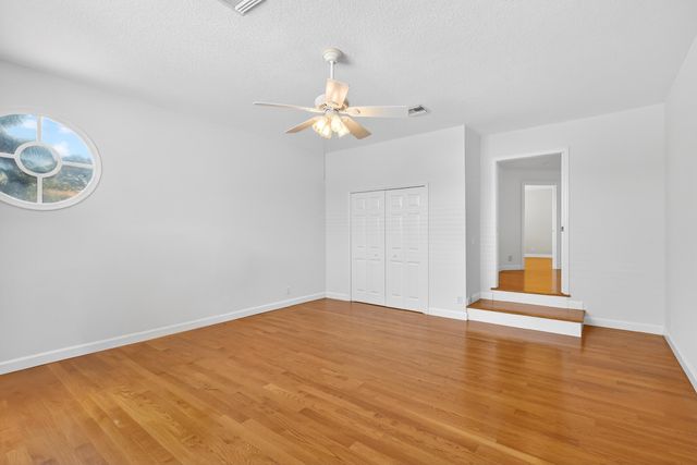 194 Lone Pine Drive, Palm Beach Gardens, FL 33410