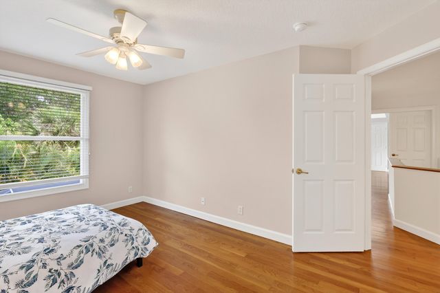 194 Lone Pine Drive, Palm Beach Gardens, FL 33410