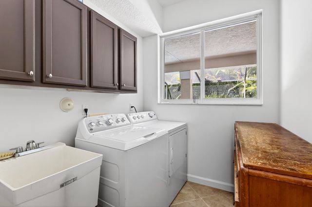 194 Lone Pine Drive, Palm Beach Gardens, FL 33410