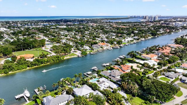 194 Lone Pine Drive, Palm Beach Gardens, FL 33410