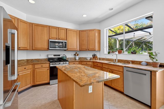 194 Lone Pine Drive, Palm Beach Gardens, FL 33410