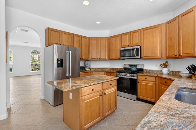 194 Lone Pine Drive, Palm Beach Gardens, FL 33410