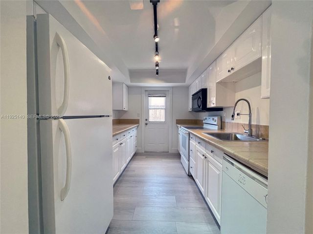 2230 Spanish Trl A, Delray Beach, FL 33483