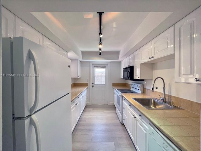 2230 Spanish Trl A, Delray Beach, FL 33483