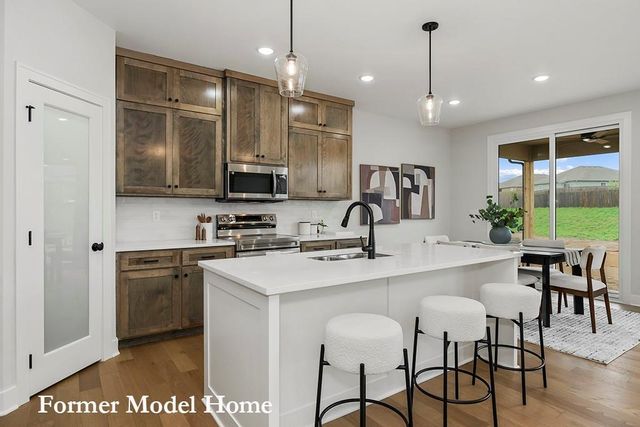 7904 SE Hoot Owl Street, Blue Springs, MO 64014