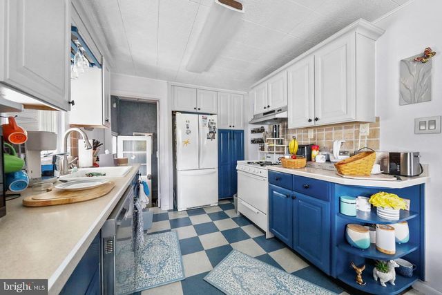 1010 VAN ROSSUM AVE, Beverly, NJ 08010