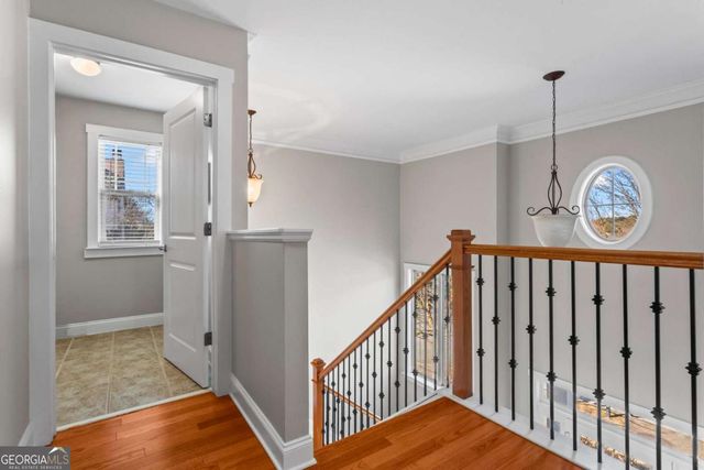 2043 Village Crest Drive NW, Atlanta, GA 30318