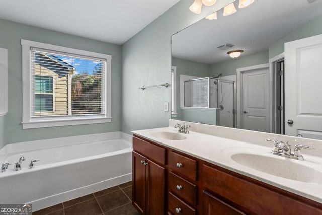 2043 Village Crest Drive NW, Atlanta, GA 30318