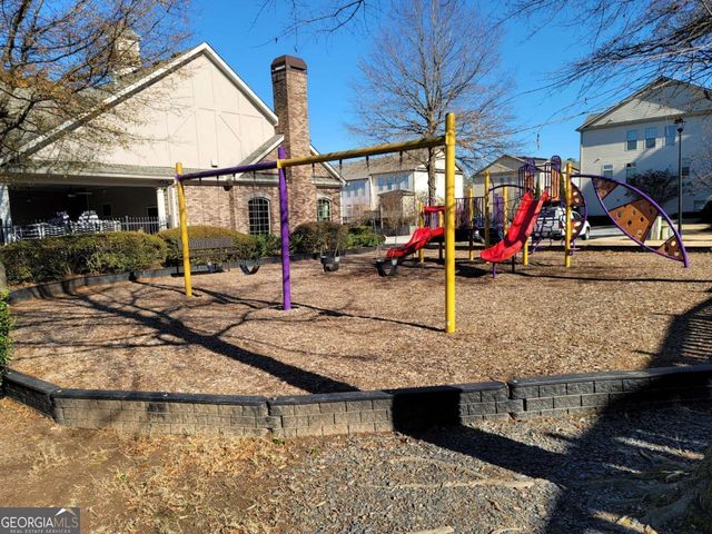 2043 Village Crest Drive NW, Atlanta, GA 30318