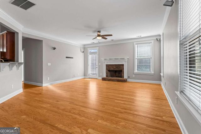 2043 Village Crest Drive NW, Atlanta, GA 30318