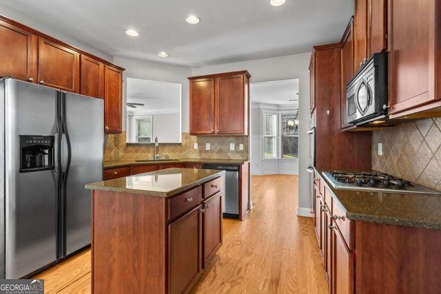 2043 Village Crest Drive NW, Atlanta, GA 30318