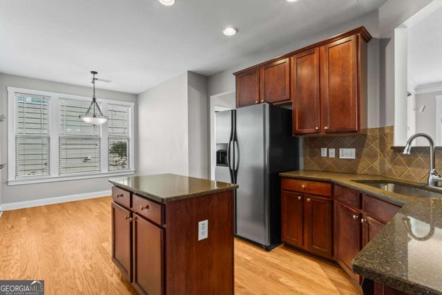 2043 Village Crest Drive NW, Atlanta, GA 30318