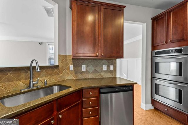 2043 Village Crest Drive NW, Atlanta, GA 30318