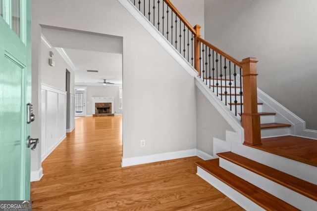 2043 Village Crest Drive NW, Atlanta, GA 30318