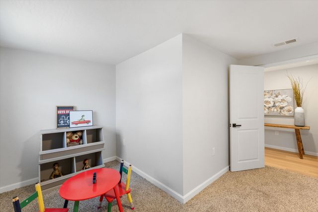 1420 Freeman Avenue NW, Albuquerque, NM 87107