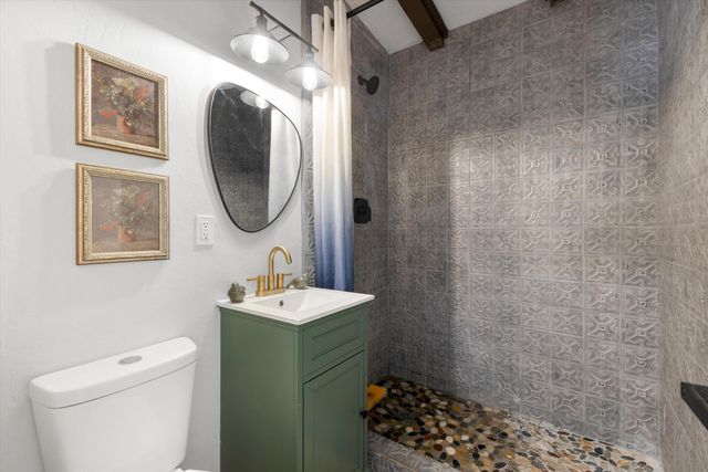 1420 Freeman Avenue NW, Albuquerque, NM 87107