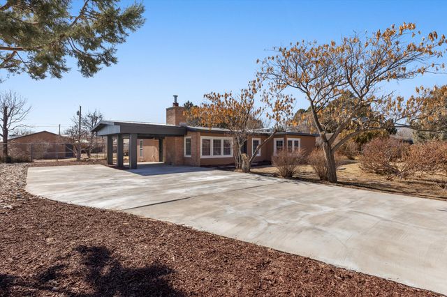 1420 Freeman Avenue NW, Albuquerque, NM 87107