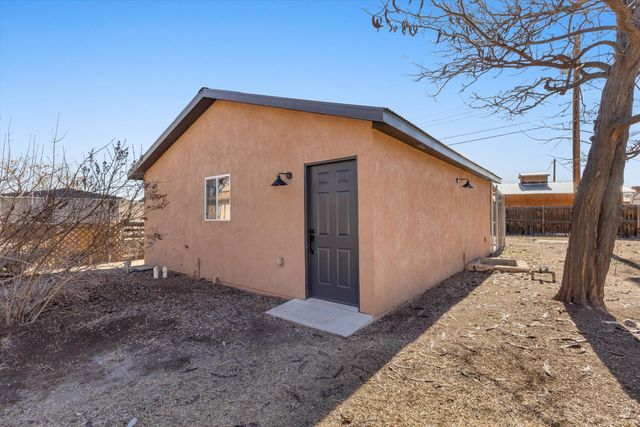 1420 Freeman Avenue NW, Albuquerque, NM 87107