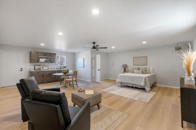 1420 Freeman Avenue NW, Albuquerque, NM 87107