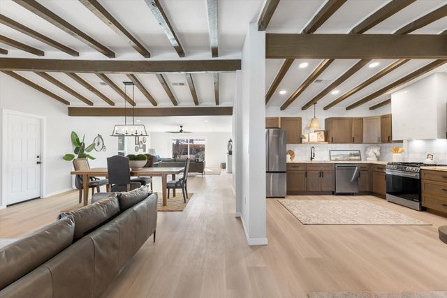 1420 Freeman Avenue NW, Albuquerque, NM 87107