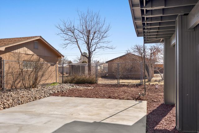 1420 Freeman Avenue NW, Albuquerque, NM 87107