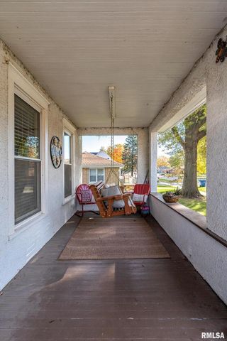 1016 5TH Street, De Witt, IA 52742