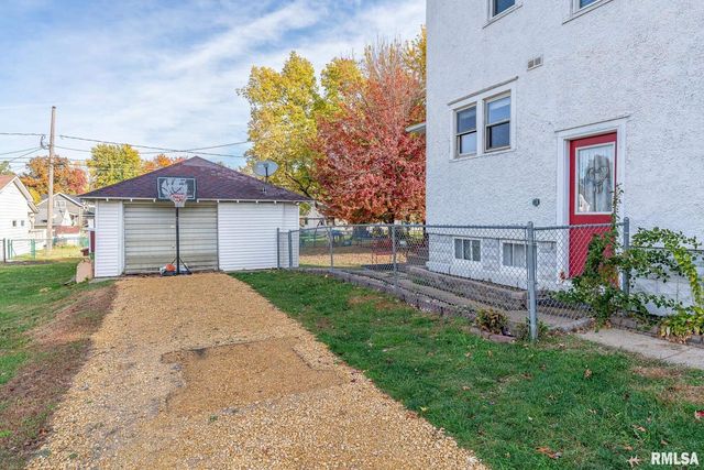 1016 5TH Street, De Witt, IA 52742