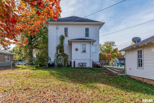 1016 5TH Street, De Witt, IA 52742