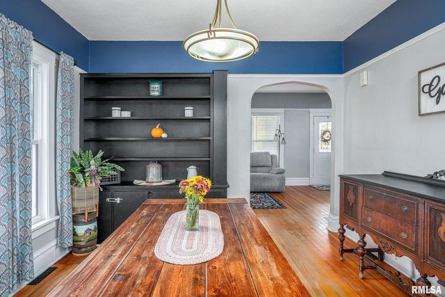 1016 5TH Street, De Witt, IA 52742