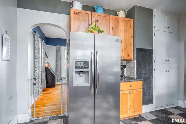 1016 5TH Street, De Witt, IA 52742