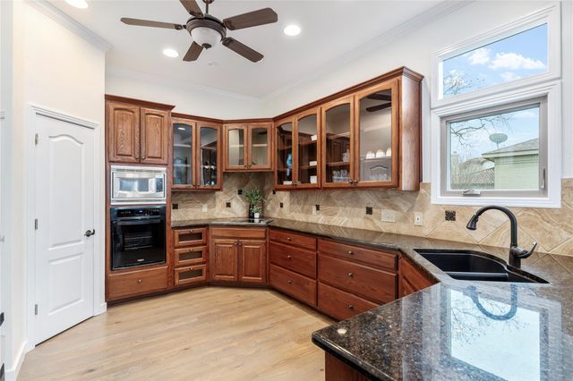 332 Explorer, Lakeway, TX 78734