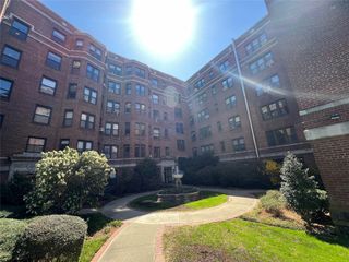 11 Alden Road 5H, Larchmont, NY 10538
