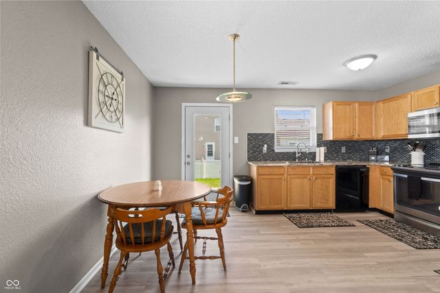11913 Pronghorn Circle, Noblesville, IN 46060