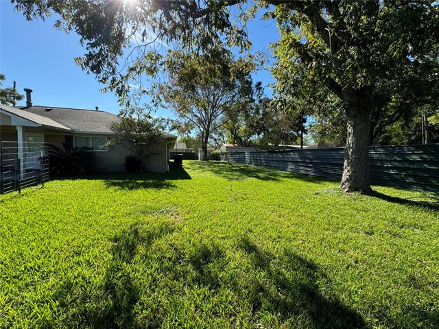 10103 Brighton Lane, Houston, TX 77031