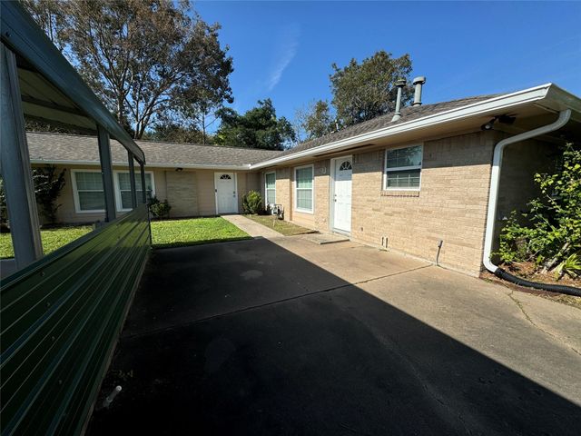 10103 Brighton Lane, Houston, TX 77031