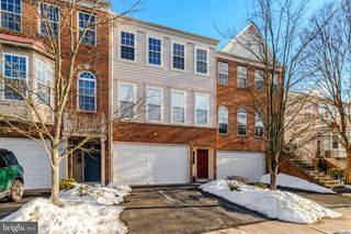 6735 APPLEMINT LN, Alexandria, VA 22310