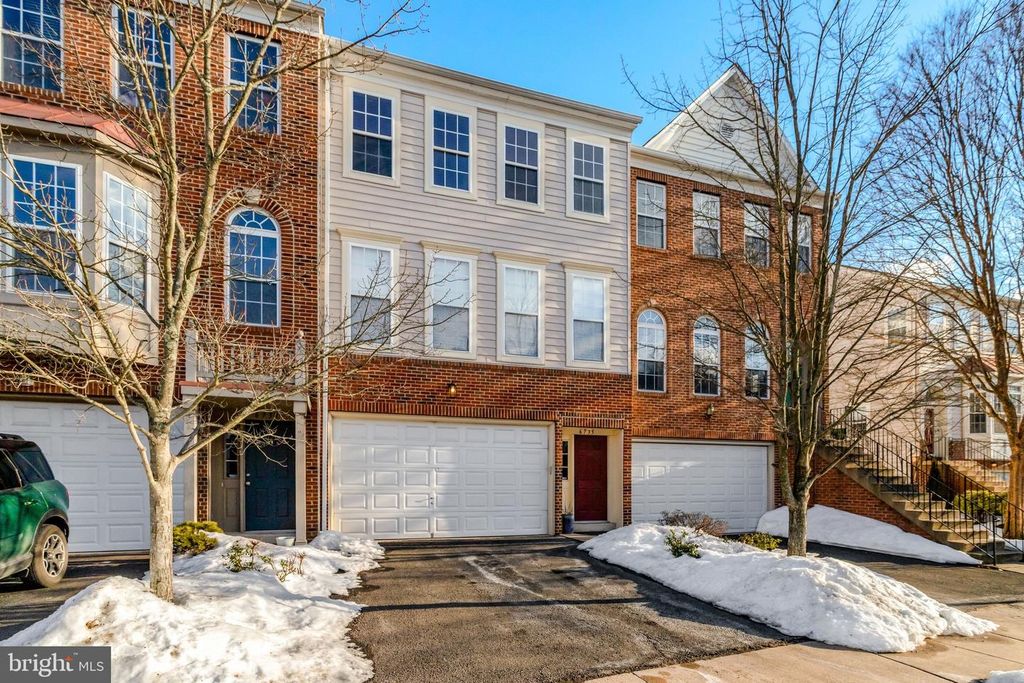 6735 APPLEMINT LN, Alexandria, VA 22310
