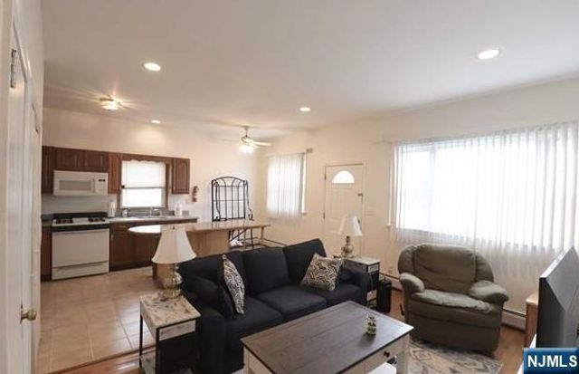 386 Rea Avenue Front Apartm, Hawthorne, NJ 07506