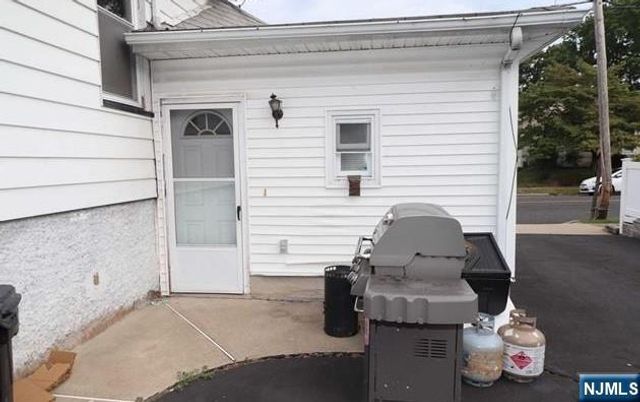 386 Rea Avenue Front Apartm, Hawthorne, NJ 07506