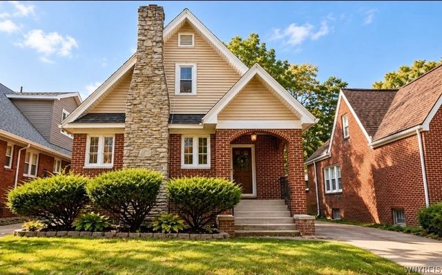 33 Mercer Avenue, Buffalo, NY 14214