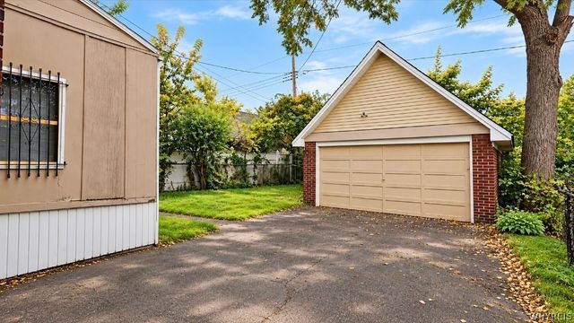 33 Mercer Avenue, Buffalo, NY 14214