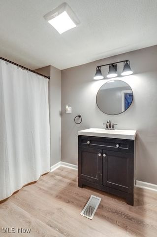 2643 Monroe Street, Lakemore, OH 44250