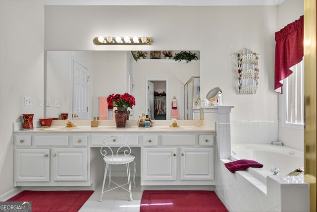 128 Crown Glen Way, Stockbridge, GA 30281