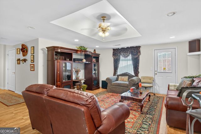 128 Crown Glen Way, Stockbridge, GA 30281