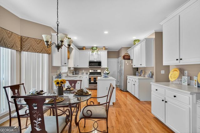 128 Crown Glen Way, Stockbridge, GA 30281