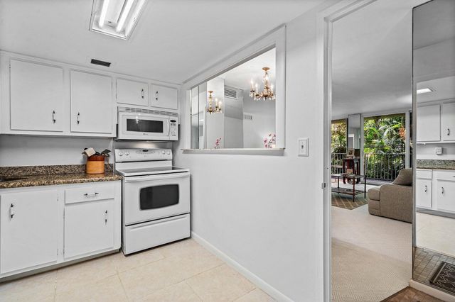 223 Atlantic Avenue D2, Palm Beach, FL 33480