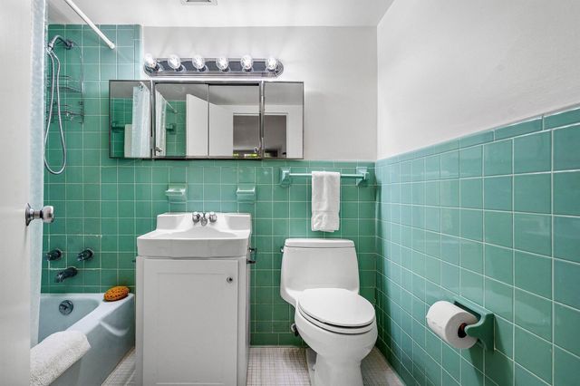 223 Atlantic Avenue D2, Palm Beach, FL 33480